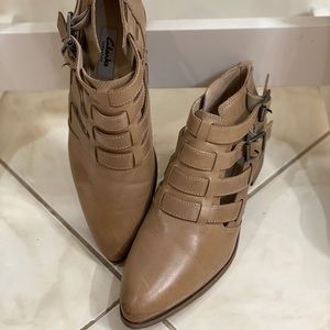 Ankle boots